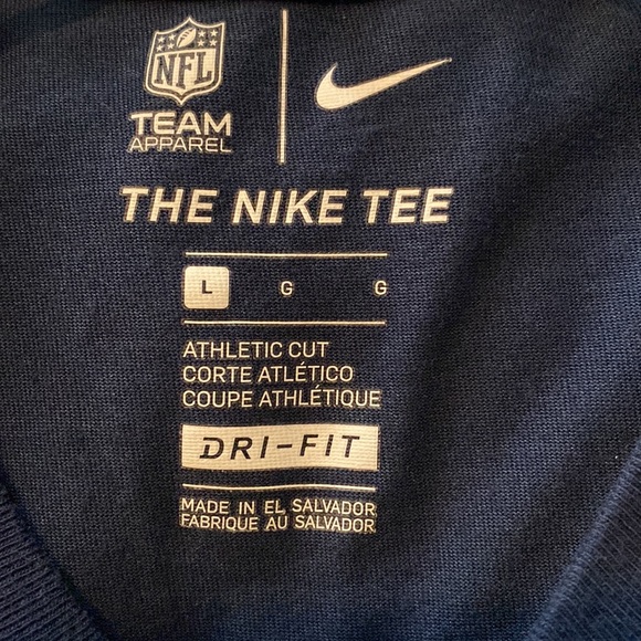 Bundle of Patriots Tee Shirts - Like New - Picture 3 of 8